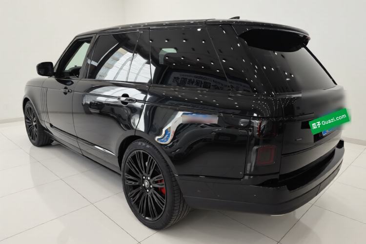 Used Land Rover Range 2022 3.0 L6 400 PS Classic Extended Version Exterior 2