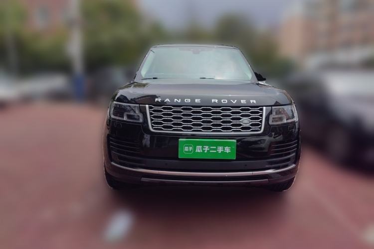 Used Land Rover Range 2022 3.0 L6 400 PS Classic Extended Version Front
