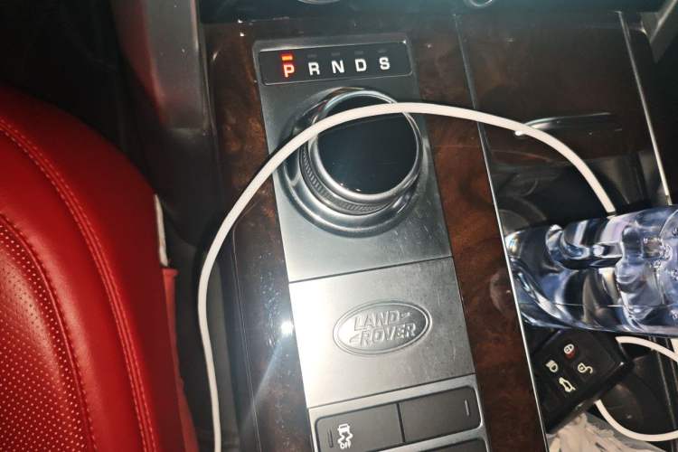 Used Land Rover Range 2022 3.0 L6 360 PS Grand Edition Gear Lever