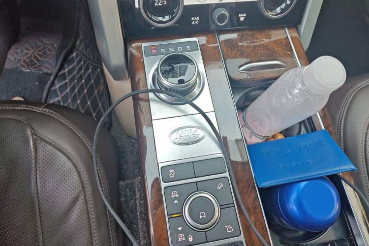 Used Land Rover Range 2022 3.0 L6 360 PS Legacy Edition Gear Lever