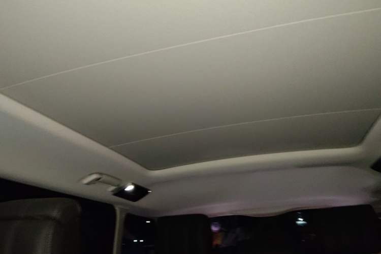 Used Land Rover Range 2022 3.0 L6 400 PS Classic Extended Version Headliner