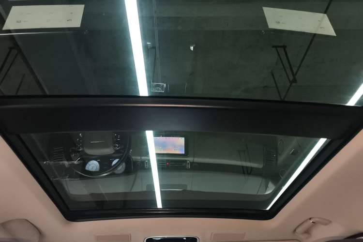 Used Land Rover Range 2022 3.0 L6 400 PS Classic Extended Version Headliner