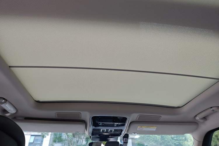 Used Land Rover Range 2022 3.0 L6 360 PS Legacy Edition Headliner