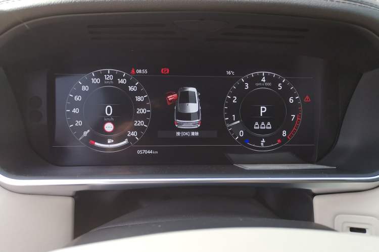 Used Land Rover Range 2022 3.0 L6 400 PS Classic Extended Version Instrument Cluster