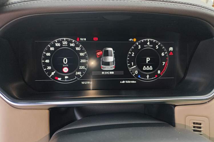 Used Land Rover Range 2022 3.0 L6 400 PS Classic Extended Version Instrument Cluster