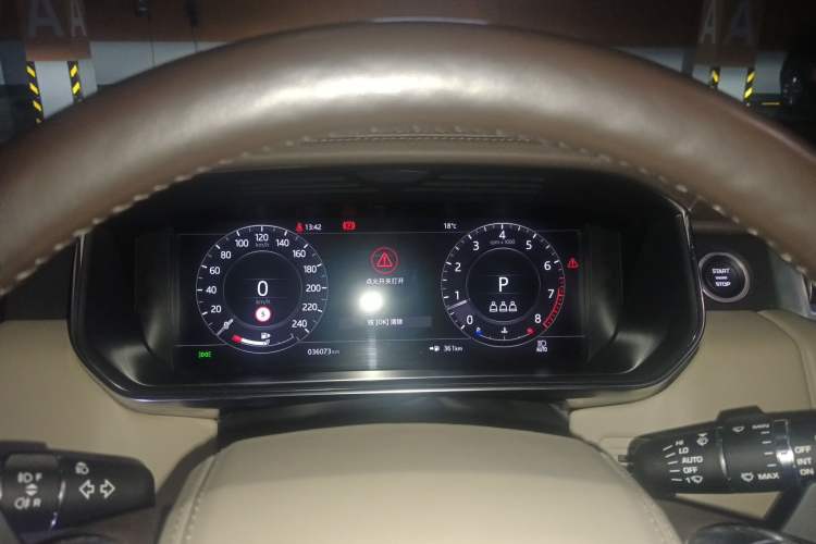 Used Land Rover Range 2022 3.0 L6 360 PS Grand Edition Instrument Cluster