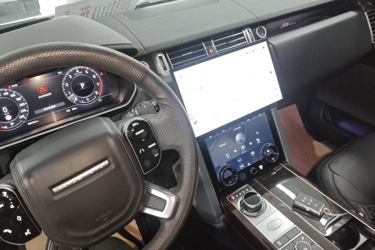 Used Land Rover Range 2022 3.0 L6 360 PS Legacy Edition Interior 2