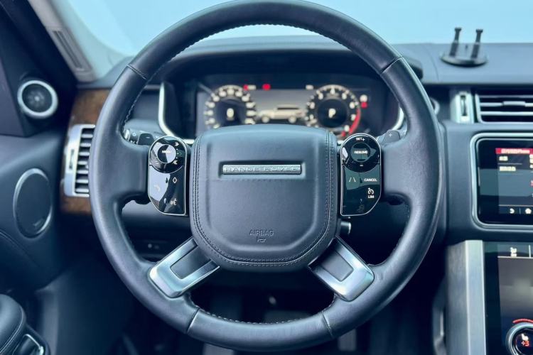 Used Land Rover Range 2022 3.0 L6 360 PS Grand Edition Interior 2