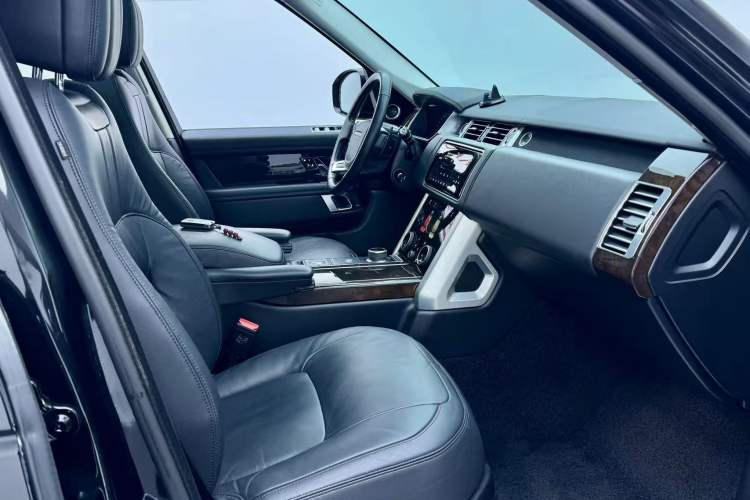 Used Land Rover Range 2022 3.0 L6 360 PS Grand Edition Interior 9