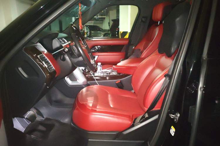 Used Land Rover Range 2022 3.0 L6 360 PS Grand Edition Left Front Seat