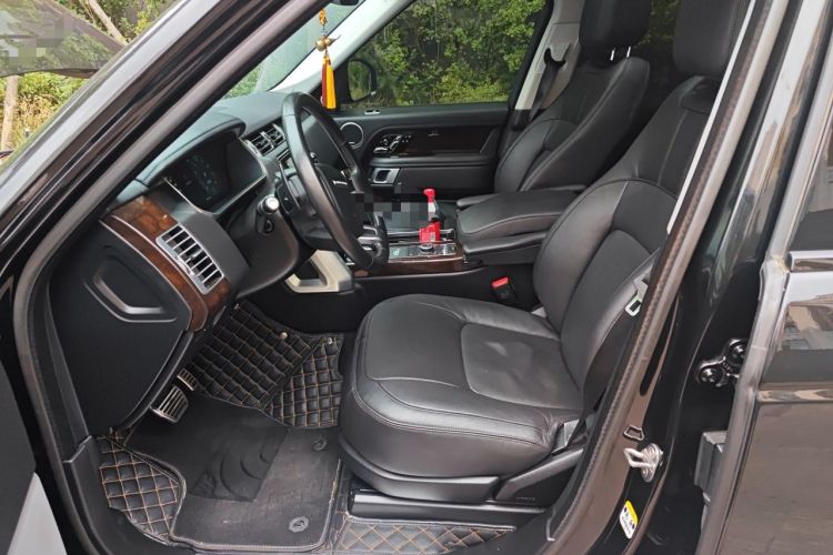 Used Land Rover Range 2022 3.0 L6 360 PS Legacy Edition Left Front Seat