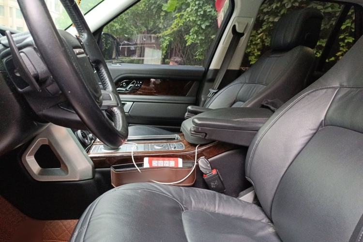 Used Land Rover Range 2022 3.0 L6 360 PS Grand Edition Left Front Seat