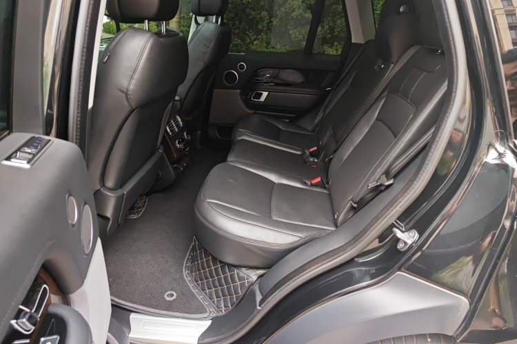 Used Land Rover Range 2022 3.0 L6 360 PS Legacy Edition Left Rear Seat