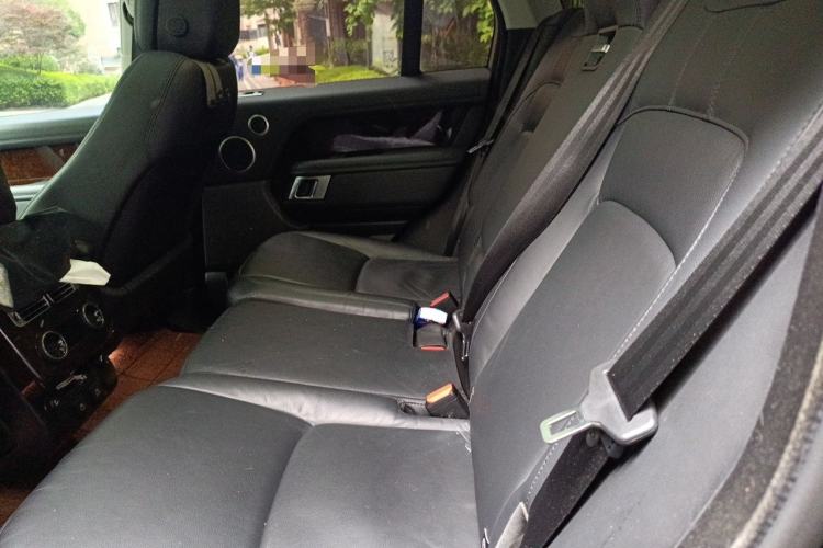 Used Land Rover Range 2022 3.0 L6 360 PS Grand Edition Left Rear Seat
