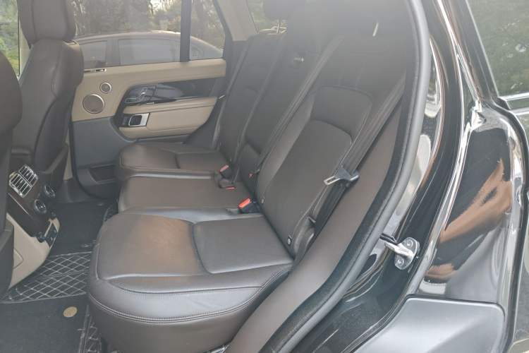 Used Land Rover Range 2022 3.0 L6 360 PS Legacy Edition Left Rear Seat