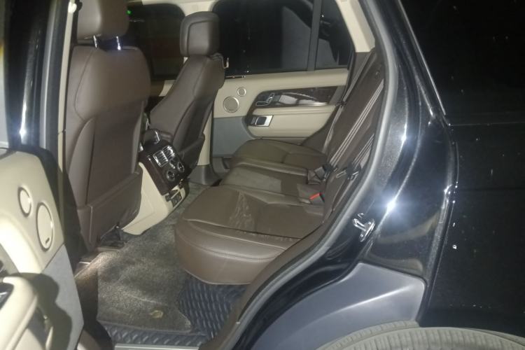 Used Land Rover Range 2022 3.0 L6 360 PS Grand Edition Left Rear Seat