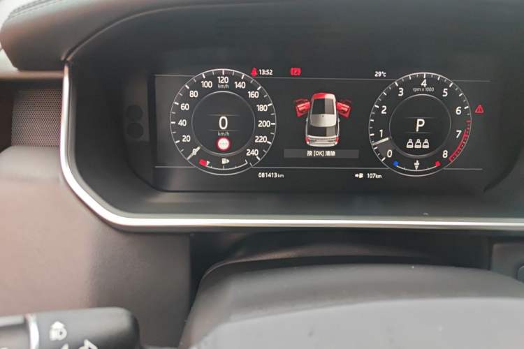 Used Land Rover Range 2022 3.0 L6 360 PS Legacy Edition Odometer Close Up