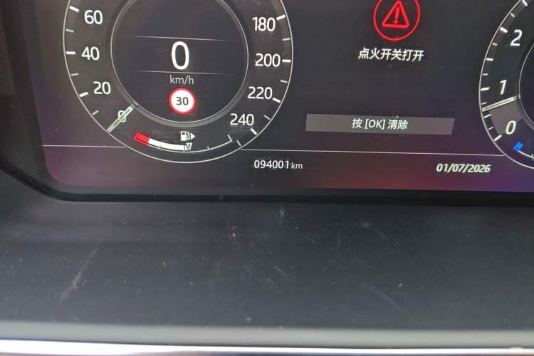 Used Land Rover Range 2022 3.0 L6 360 PS Legacy Edition Odometer Close Up