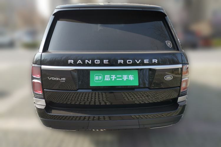 Used Land Rover Range 2022 3.0 L6 400 PS Classic Extended Version Rear