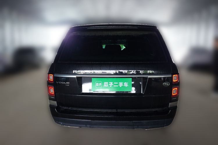 Used Land Rover Range 2022 3.0 L6 400 PS Classic Extended Version Rear