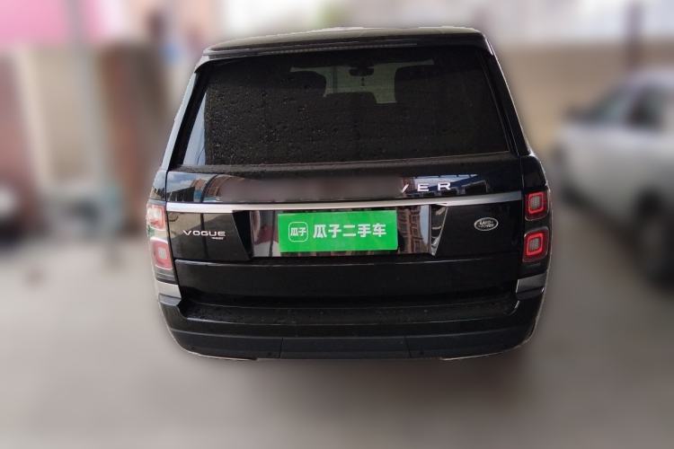 Used Land Rover Range 2022 3.0 L6 400 PS Classic Extended Version Rear