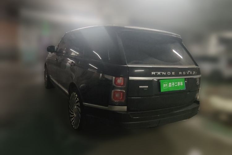 Used Land Rover Range 2022 3.0 L6 400 PS Classic Extended Version Rear Left 45 Deg