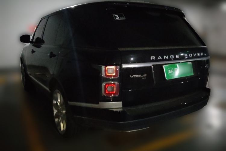 Used Land Rover Range 2022 3.0 L6 400 PS Classic Extended Version Rear Left 45 Deg