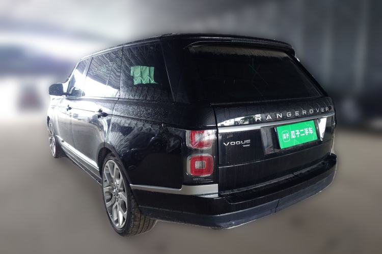 Used Land Rover Range 2022 3.0 L6 400 PS Classic Extended Version Rear Left 45 Deg