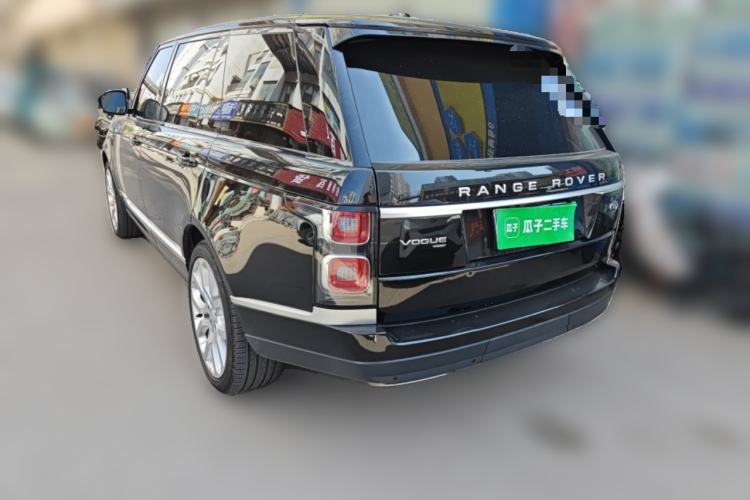 Used Land Rover Range 2022 3.0 L6 400 PS Classic Extended Version Rear Left 45 Deg