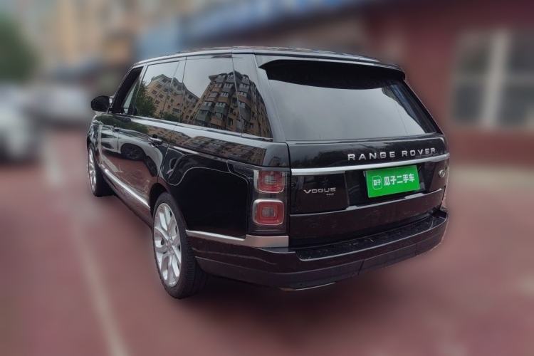 Used Land Rover Range 2022 3.0 L6 400 PS Classic Extended Version Rear Left 45 Deg