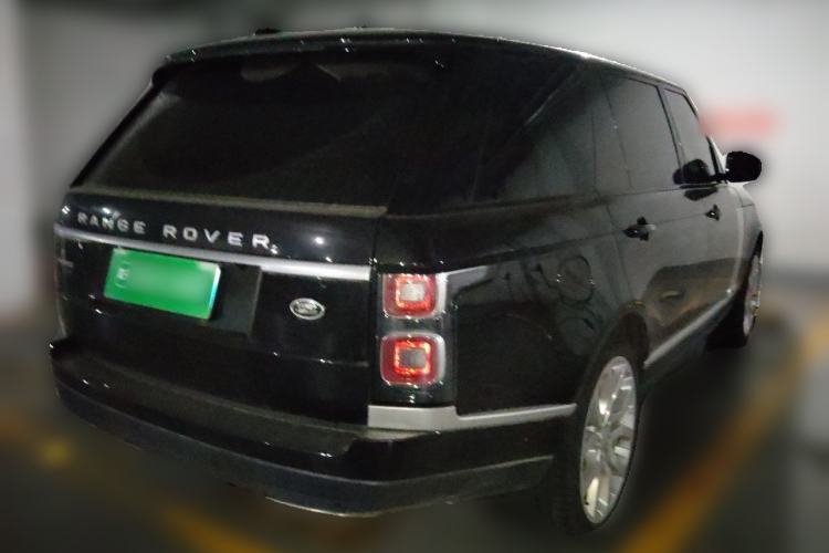 Used Land Rover Range 2022 3.0 L6 400 PS Classic Extended Version Rear Right 45 Deg
