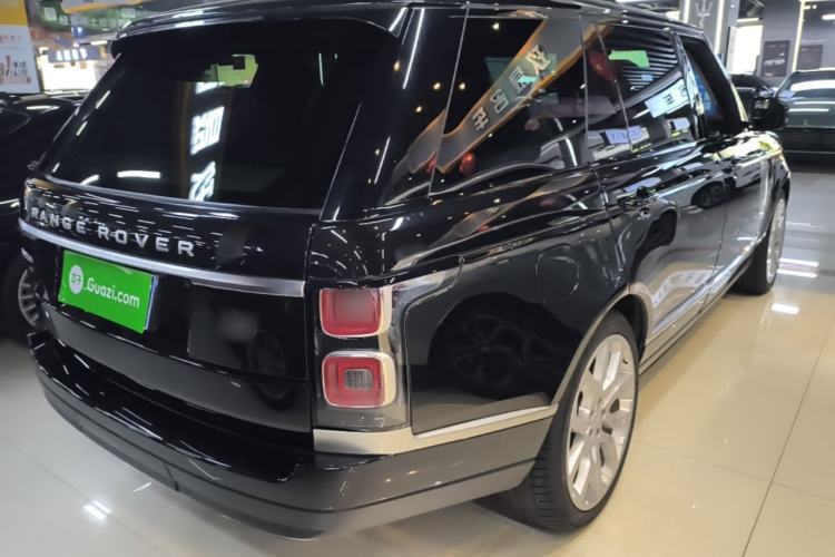Used Land Rover Range 2022 3.0 L6 400 PS Classic Extended Version Rear Right 45 Deg