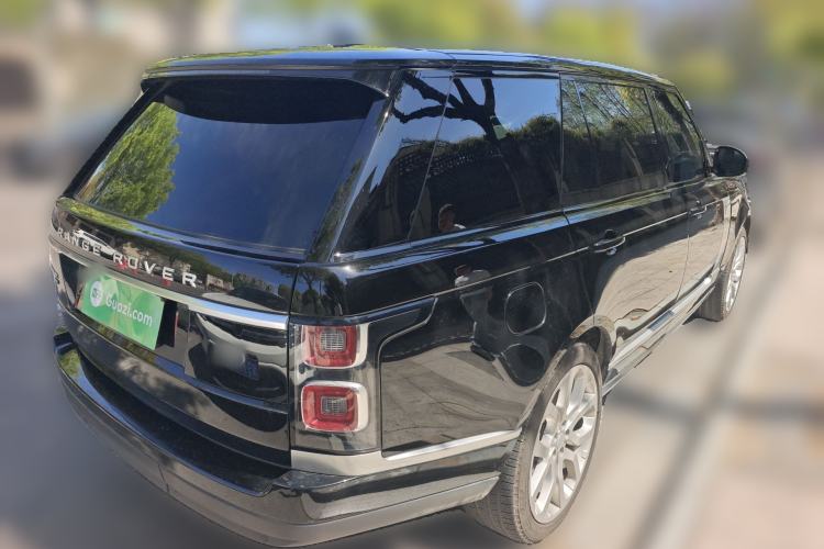 Used Land Rover Range 2022 3.0 L6 400 PS Classic Extended Version Rear Right 45 Deg