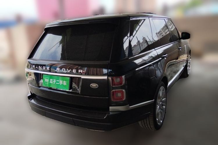 Used Land Rover Range 2022 3.0 L6 400 PS Classic Extended Version Rear Right 45 Deg