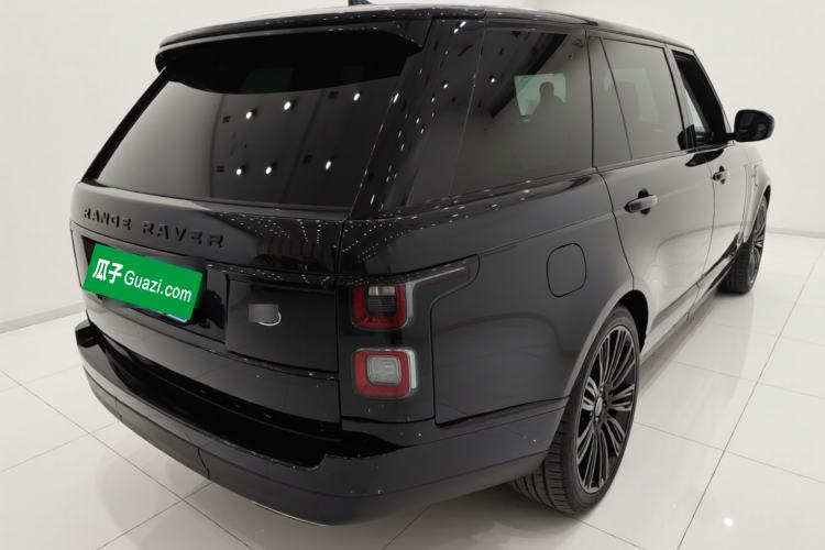 Used Land Rover Range 2022 3.0 L6 400 PS Classic Extended Version Rear Right 45 Deg