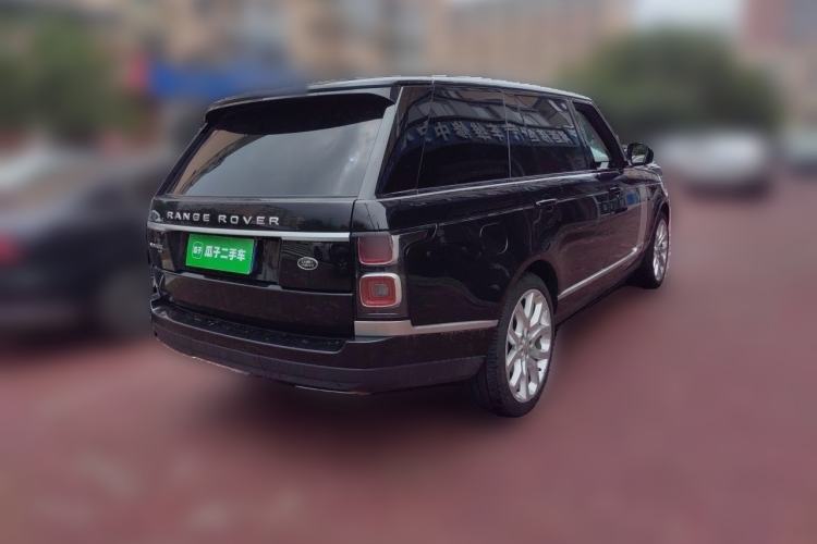 Used Land Rover Range 2022 3.0 L6 400 PS Classic Extended Version Rear Right 45 Deg