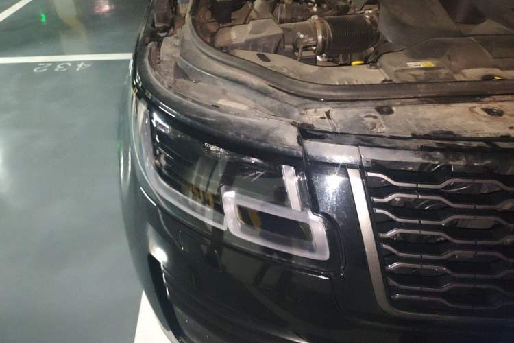 Used Land Rover Range 2022 3.0 L6 360 PS Grand Edition Right Front Headlight