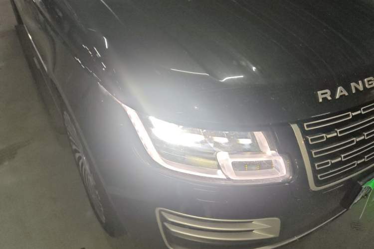 Used Land Rover Range 2022 3.0 L6 400 PS Classic Extended Version Right Front Headlight