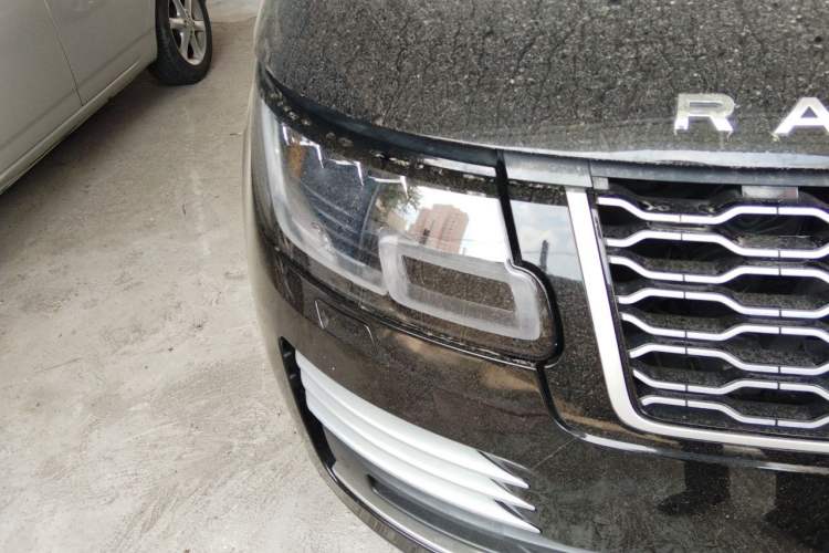 Used Land Rover Range 2022 3.0 L6 400 PS Classic Extended Version Right Front Headlight