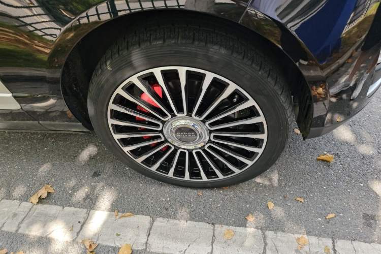 Used Land Rover Range 2022 3.0 L6 360 PS Grand Edition Right Front Wheel Hub