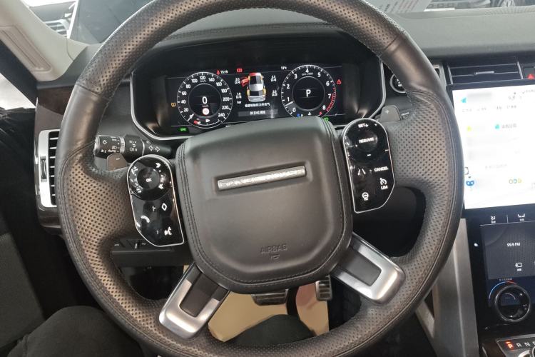 Used Land Rover Range 2022 3.0 L6 360 PS Legacy Edition Steering Wheel