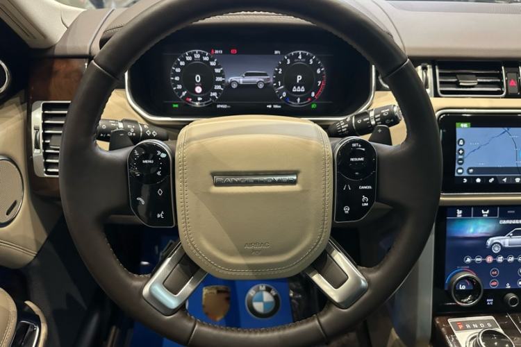 Used Land Rover Range 2022 3.0 L6 360 PS Legacy Edition Steering Wheel