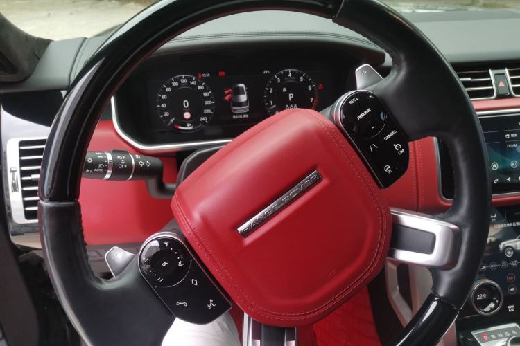 Used Land Rover Range 2022 3.0 L6 400 PS Prestige Extended Version Steering Wheel
