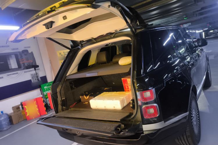Used Land Rover Range 2022 3.0 L6 360 PS Legacy Edition Trunk