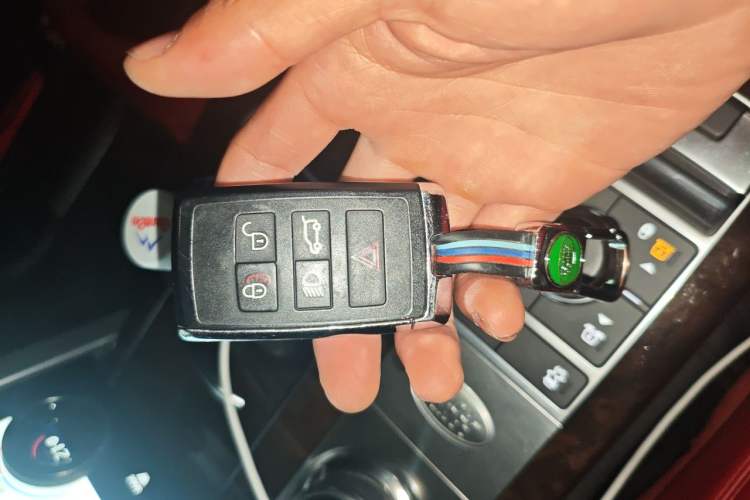 Used Land Rover Range 2022 3.0 L6 360 PS Grand Edition Vehicle Key