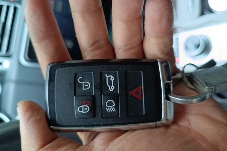 Used Land Rover Range 2022 3.0 L6 360 PS Grand Edition Vehicle Key