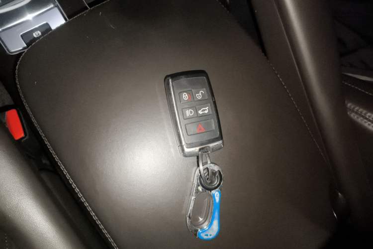 Used Land Rover Range 2022 3.0 L6 360 PS Legacy Edition Vehicle Key