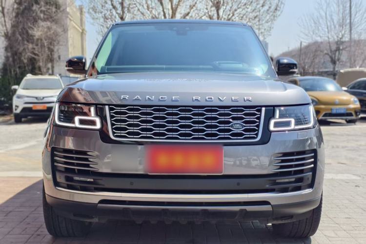 Used Land Rover Range 2022 3.0 L6 400 PS Classic Extended Version Exterior 1
