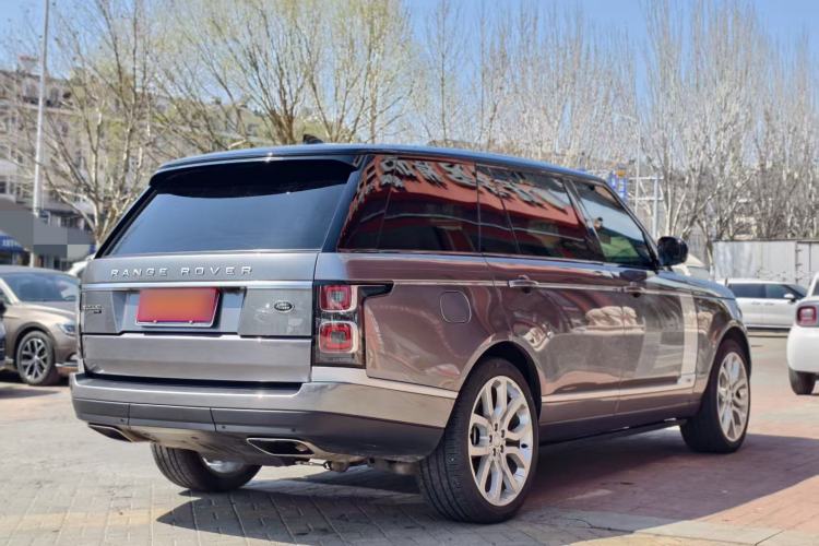 Used Land Rover Range 2022 3.0 L6 400 PS Classic Extended Version Exterior 2