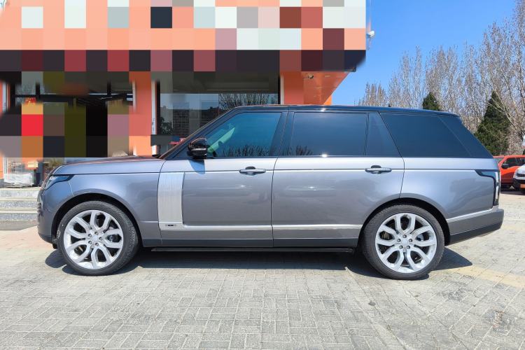 Used Land Rover Range 2022 3.0 L6 400 PS Classic Extended Version Exterior 5